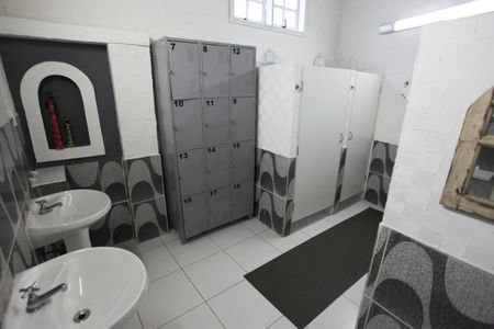 Casa para alugar com 610m², 5 quartos e 5 vagas Casa para alugar com 610m², 5 quartos e 5 vagasBanheiro do quarto 4