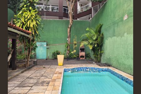 Casa para alugar com 610m², 5 quartos e 5 vagas Casa para alugar com 610m², 5 quartos e 5 vagasÁrea externa