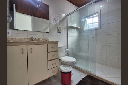 Casa para alugar com 610m², 5 quartos e 5 vagas Casa para alugar com 610m², 5 quartos e 5 vagasBanheiro da Suíte 2