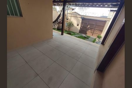 Casa à venda com 179m², 2 quartos e 2 vagas Casa à venda com 179m², 2 quartos e 2 vagasQuintal