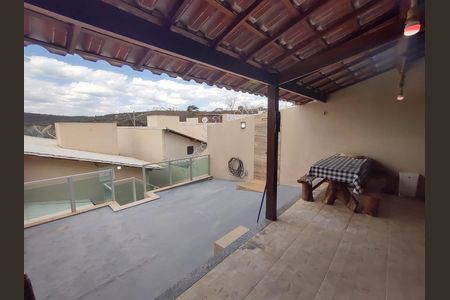 Casa à venda com 179m², 2 quartos e 2 vagas Casa à venda com 179m², 2 quartos e 2 vagasQuintal