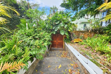 Casa para alugar com 380m², 5 quartos e 1 vagaQuintal