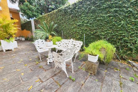 Casa para alugar com 380m², 5 quartos e 1 vagaQuintal