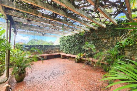 Casa para alugar com 380m², 5 quartos e 1 vagaQuintal