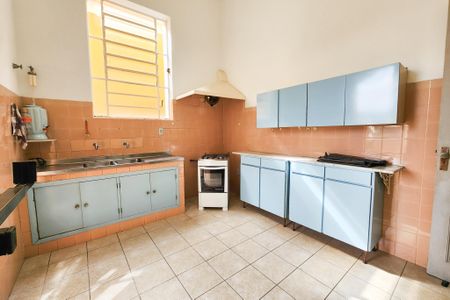 Casa para alugar com 380m², 5 quartos e 1 vagaCozinha