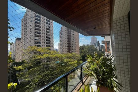 Apartamento à venda com 156m², 3 quartos e 3 vagasFoto 01