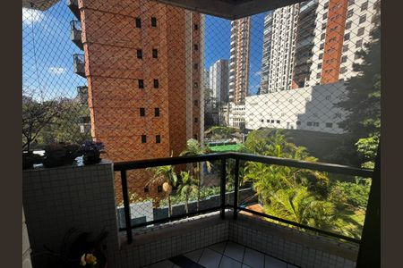 Apartamento à venda com 156m², 3 quartos e 3 vagasFoto 01