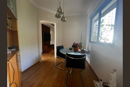 Apartamento à venda com 156m², 3 quartos e 3 vagasFoto 01