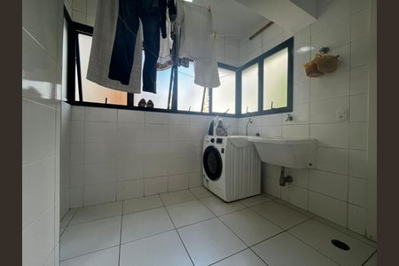 Apartamento à venda com 156m², 3 quartos e 3 vagasFoto 01