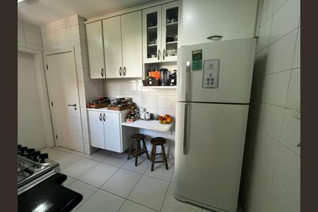 Apartamento à venda com 156m², 3 quartos e 3 vagasFoto 01