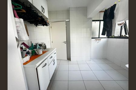 Apartamento à venda com 156m², 3 quartos e 3 vagasFoto 01