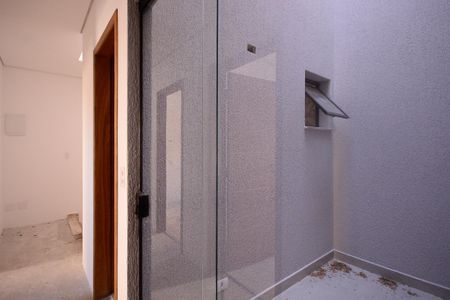 Casa à venda com 150m², 3 quartos e 2 vagasCorredor