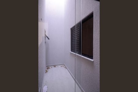 Casa à venda com 150m², 3 quartos e 2 vagasCorredor