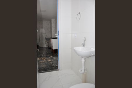 Apartamento para alugar com 33m², 2 quartos e sem vaga Apartamento para alugar com 33m², 2 quartos e sem vagaBanheiro Social