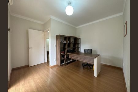 Casa de condomínio para alugar com 672m², 5 quartos e 4 vagasQuarto 2