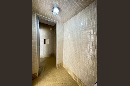 Casa de condomínio para alugar com 672m², 5 quartos e 4 vagasBanheiro área externa