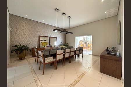 Casa de condomínio para alugar com 672m², 5 quartos e 4 vagasSala de Jantar
