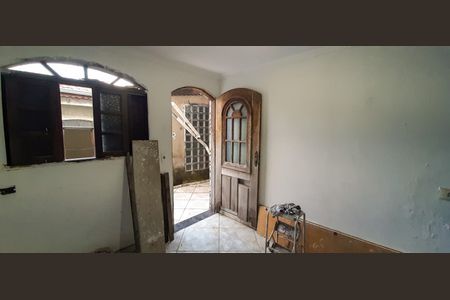 Casa à venda com 100m², 4 quartos e 2 vagas Casa à venda com 100m², 4 quartos e 2 vagasQuarto - Edícula