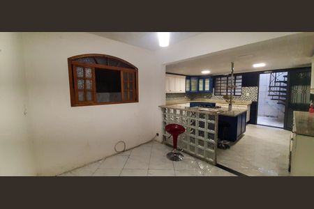 Casa à venda com 100m², 4 quartos e 2 vagas Casa à venda com 100m², 4 quartos e 2 vagasCopa