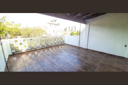 Casa à venda com 100m², 4 quartos e 2 vagas Casa à venda com 100m², 4 quartos e 2 vagasVaranda do Quarto 1