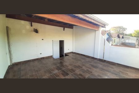 Casa à venda com 100m², 4 quartos e 2 vagas Casa à venda com 100m², 4 quartos e 2 vagasVaranda do Quarto 1