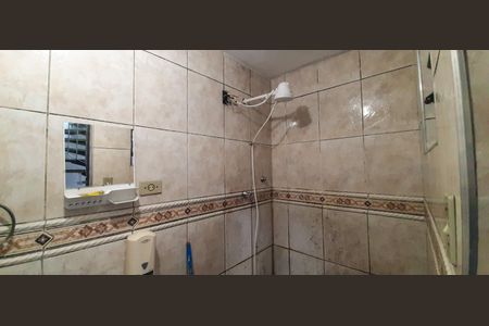 Casa à venda com 100m², 4 quartos e 2 vagas Casa à venda com 100m², 4 quartos e 2 vagasBanheiro de Serviço