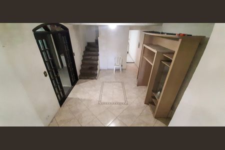 Casa à venda com 100m², 4 quartos e 2 vagas Casa à venda com 100m², 4 quartos e 2 vagasSala de Estar