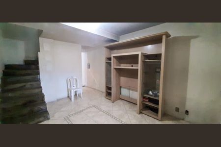 Casa à venda com 100m², 4 quartos e 2 vagas Casa à venda com 100m², 4 quartos e 2 vagasSala de Estar