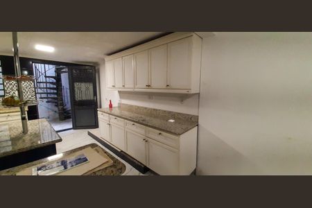 Casa à venda com 100m², 4 quartos e 2 vagas Casa à venda com 100m², 4 quartos e 2 vagasCozinha