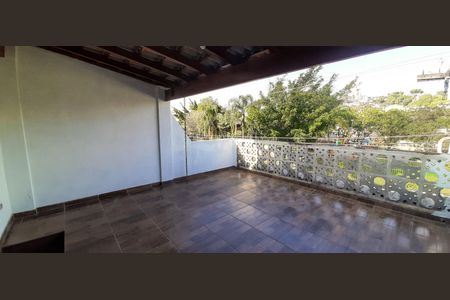 Casa à venda com 100m², 4 quartos e 2 vagas Casa à venda com 100m², 4 quartos e 2 vagasVaranda do Quarto 1