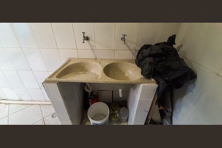 Casa à venda com 100m², 4 quartos e 2 vagas Casa à venda com 100m², 4 quartos e 2 vagasÁrea de Serviço - Edícula