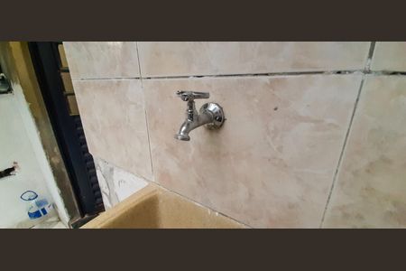 Casa à venda com 100m², 4 quartos e 2 vagas Casa à venda com 100m², 4 quartos e 2 vagasÁrea de Serviço