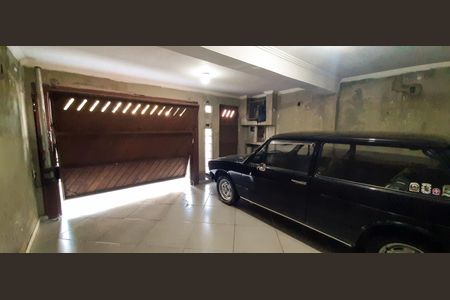 Casa à venda com 100m², 4 quartos e 2 vagas Casa à venda com 100m², 4 quartos e 2 vagasGaragem