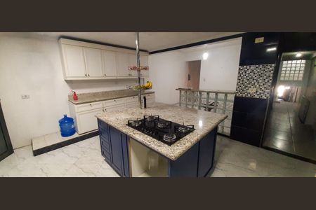 Casa à venda com 100m², 4 quartos e 2 vagas Casa à venda com 100m², 4 quartos e 2 vagasCozinha