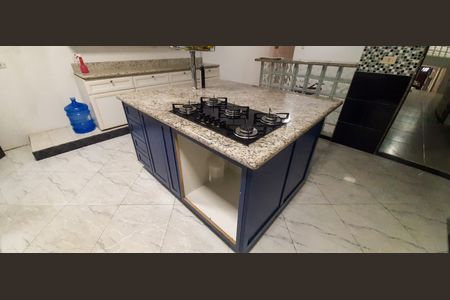 Casa à venda com 100m², 4 quartos e 2 vagas Casa à venda com 100m², 4 quartos e 2 vagasCozinha