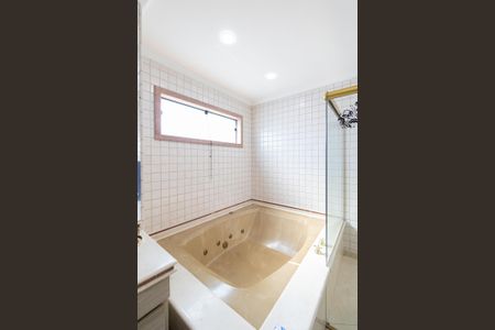 Casa à venda com 250m², 3 quartos e 4 vagasBanheiro Suíte