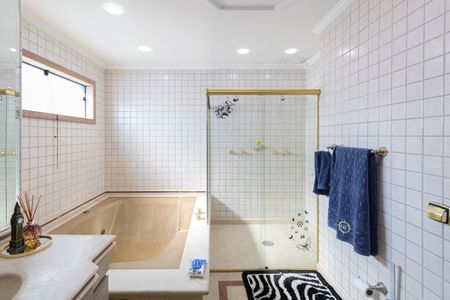 Casa à venda com 250m², 3 quartos e 4 vagasBanheiro Suíte