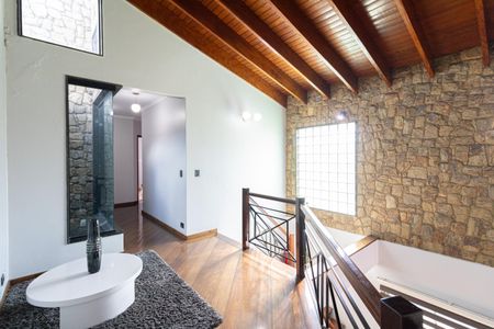 Casa à venda com 250m², 3 quartos e 4 vagasCorredor