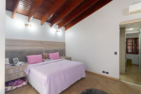 Casa à venda com 250m², 3 quartos e 4 vagasSuíte