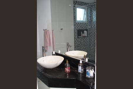 Apartamento à venda com 130m², 3 quartos e 2 vagasBanheiro