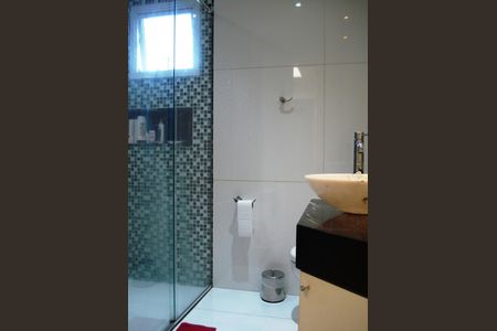 Apartamento à venda com 130m², 3 quartos e 2 vagasChuveiro