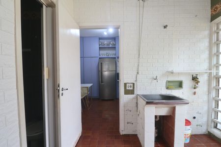 Casa para alugar com 600m², 4 quartos e 1 vagaÁrea de Serviço