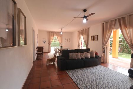 Casa para alugar com 600m², 4 quartos e 1 vagaSala