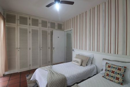 Casa para alugar com 600m², 4 quartos e 1 vagaQuarto