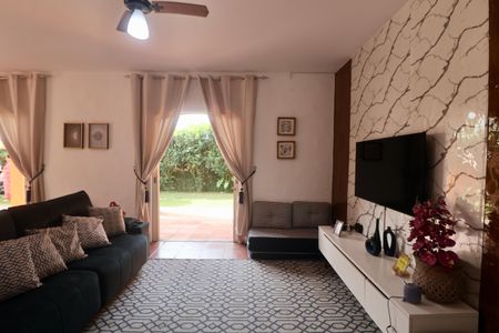 Sala de casa para alugar com 4 quartos, 600m² em Jardim Virginia, Guarujá