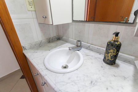 Apartamento à venda com 72m², 3 quartos e 1 vaga Apartamento à venda com 72m², 3 quartos e 1 vagaBanheiro Social