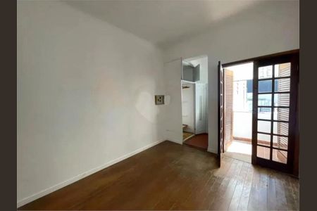 Casa à venda com 5 quartos, 250m² em Mirandópolis, São Paulo