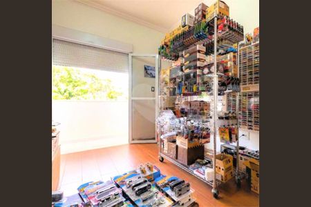 Casa à venda com 4 quartos, 300m² em Jardim das Bandeiras, São Paulo