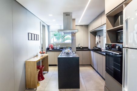 Apartamento à venda com 105m², 3 quartos e 2 vagas Apartamento à venda com 105m², 3 quartos e 2 vagasCozinha