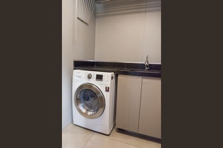 Apartamento à venda com 105m², 3 quartos e 2 vagas Apartamento à venda com 105m², 3 quartos e 2 vagasÁrea de Serviço